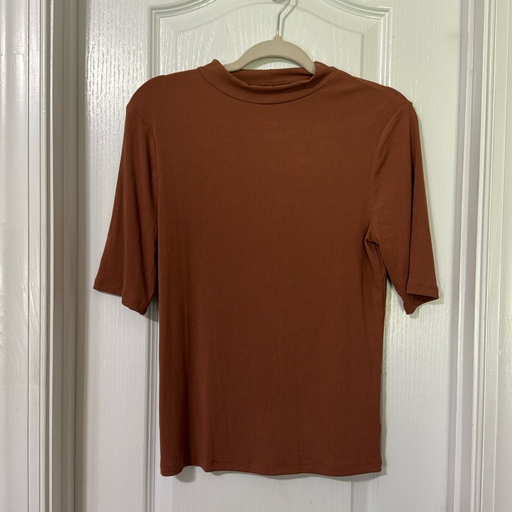 Half sleeve/high neck/ribbed